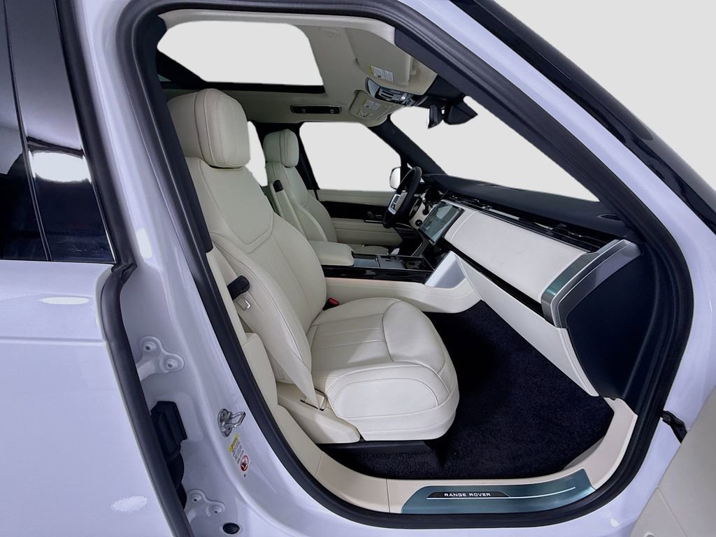 New 2026 Land Rover Range Rover SE image 22
