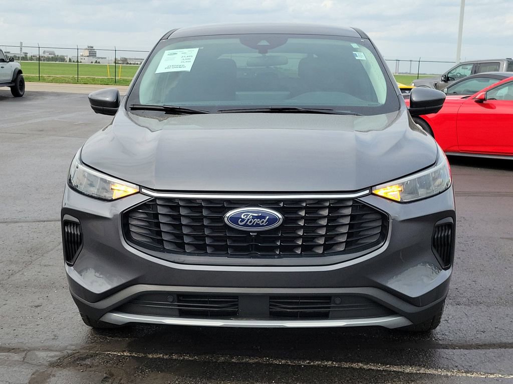 Certified 2023 Ford Escape Active w/ Tech Pack #2 AWD/4WD image 2