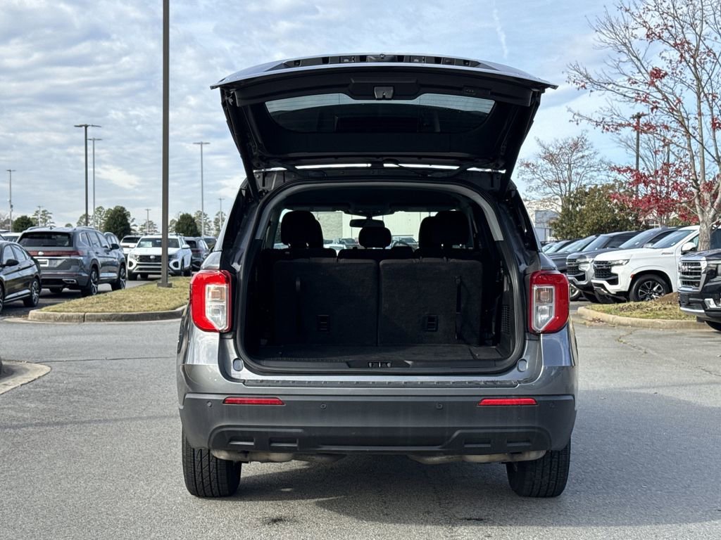 Used 2022 Ford Explorer XLT image 16