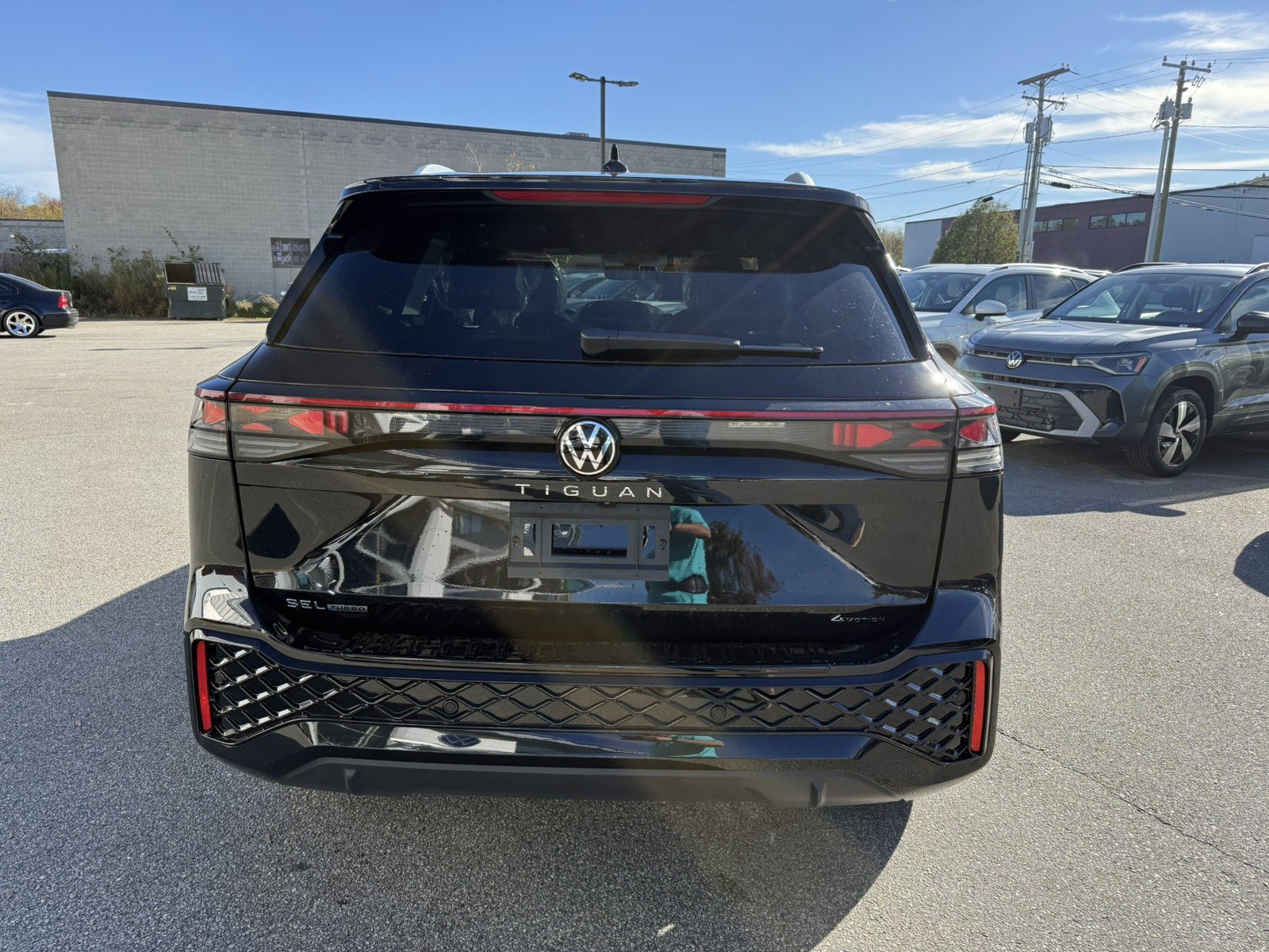 New 2026 Volkswagen Tiguan SEL R-Line image 4