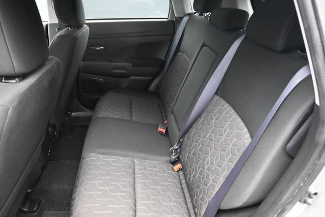 Used 2026 Mitsubishi Outlander Sport LE AWD/4WD image 18