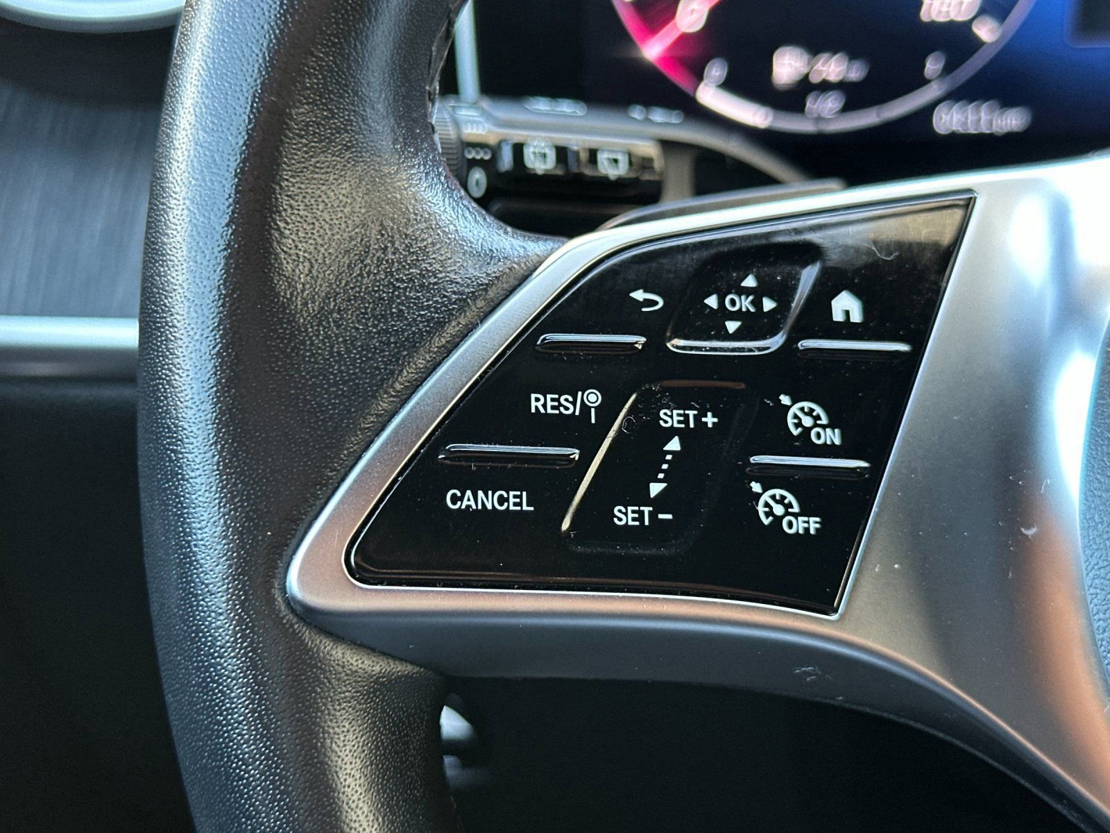 Used 2024 Mercedes-Benz GLC 300 image 27