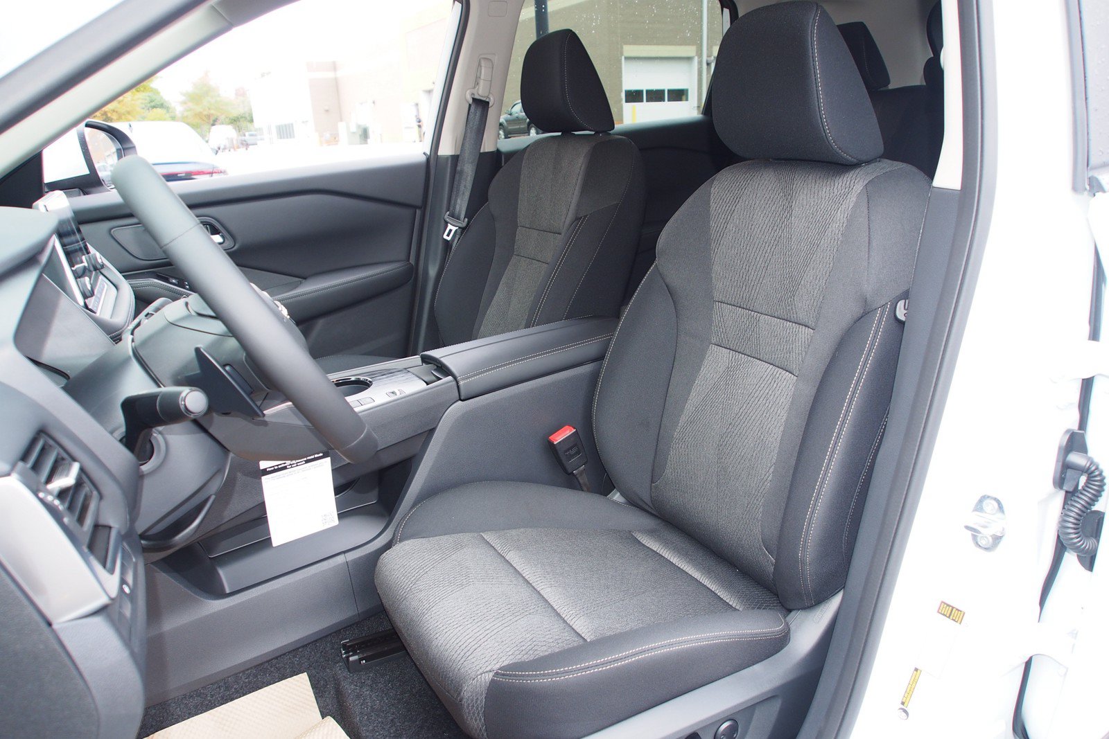 Used 2026 Nissan Rogue SV FWD image 14