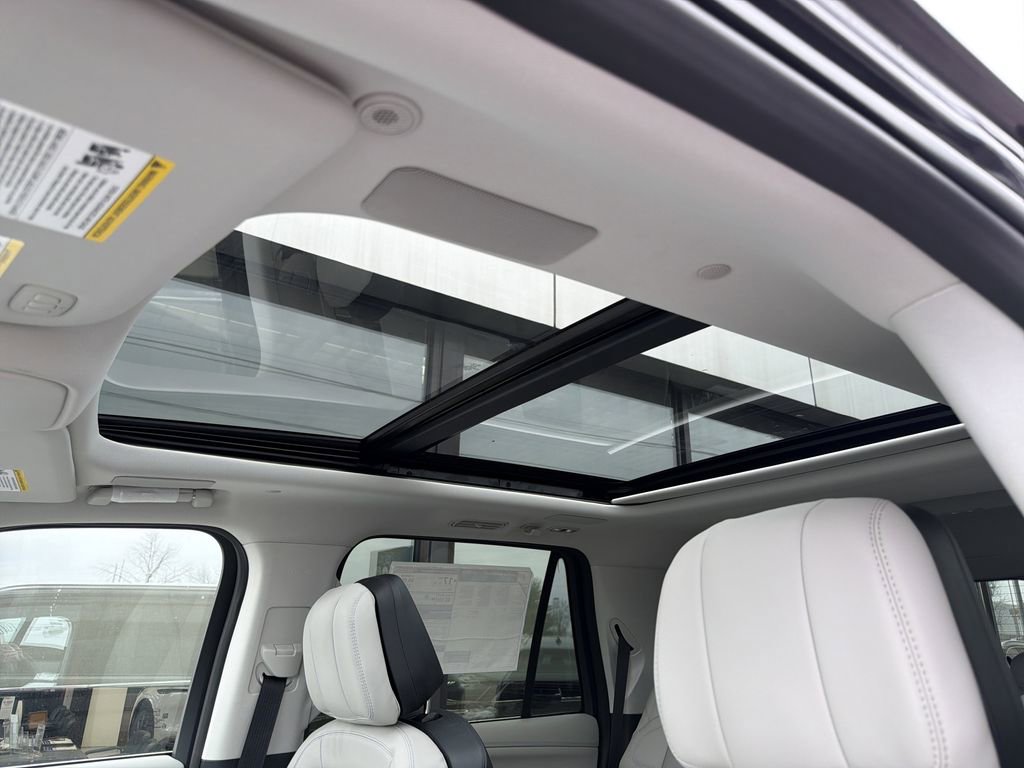New 2025 Lincoln Navigator Reserve image 11