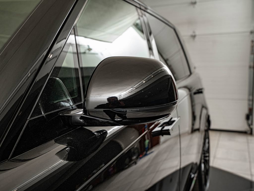 Certified 2025 Land Rover Range Rover Long Wheelbase SE AWD/4WD image 9