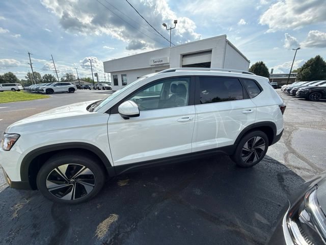 New 2026 Volkswagen Taos SE AWD/4WD image 5