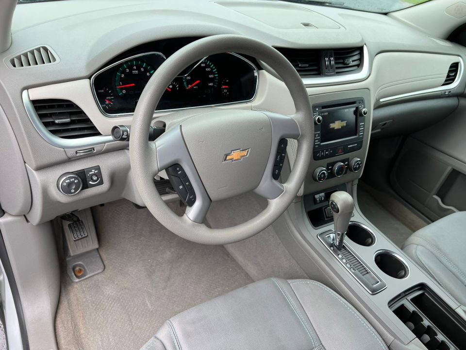 Used 2017 Chevrolet Traverse LS FWD image 15