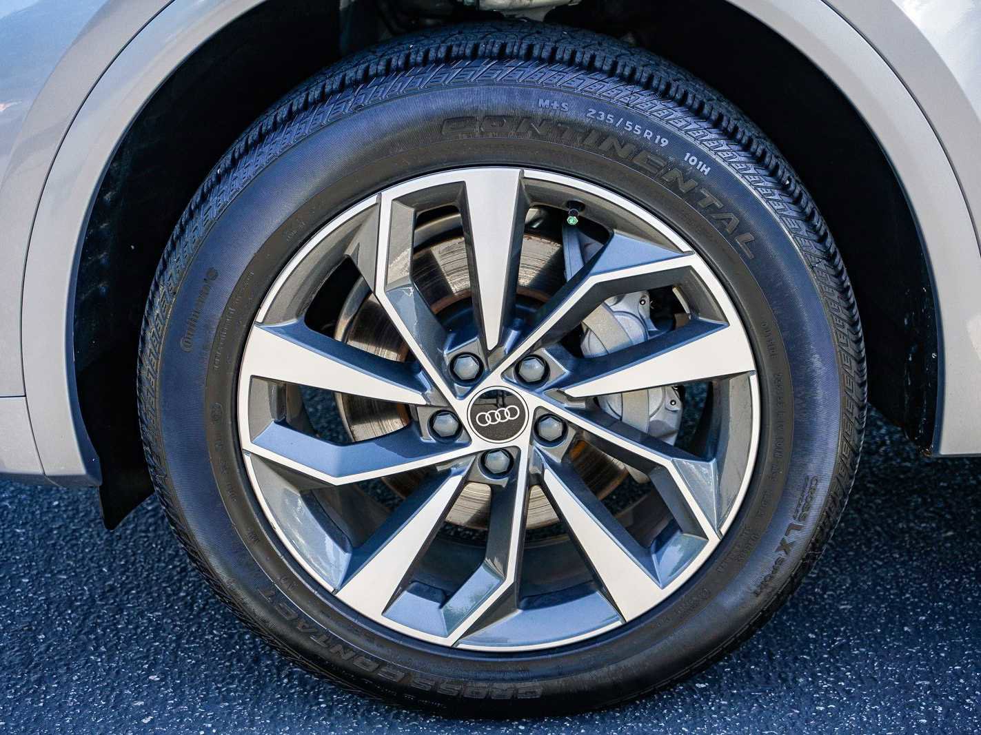 Used 2023 Audi Q5 2.0T Premium w/ Convenience Package image 10