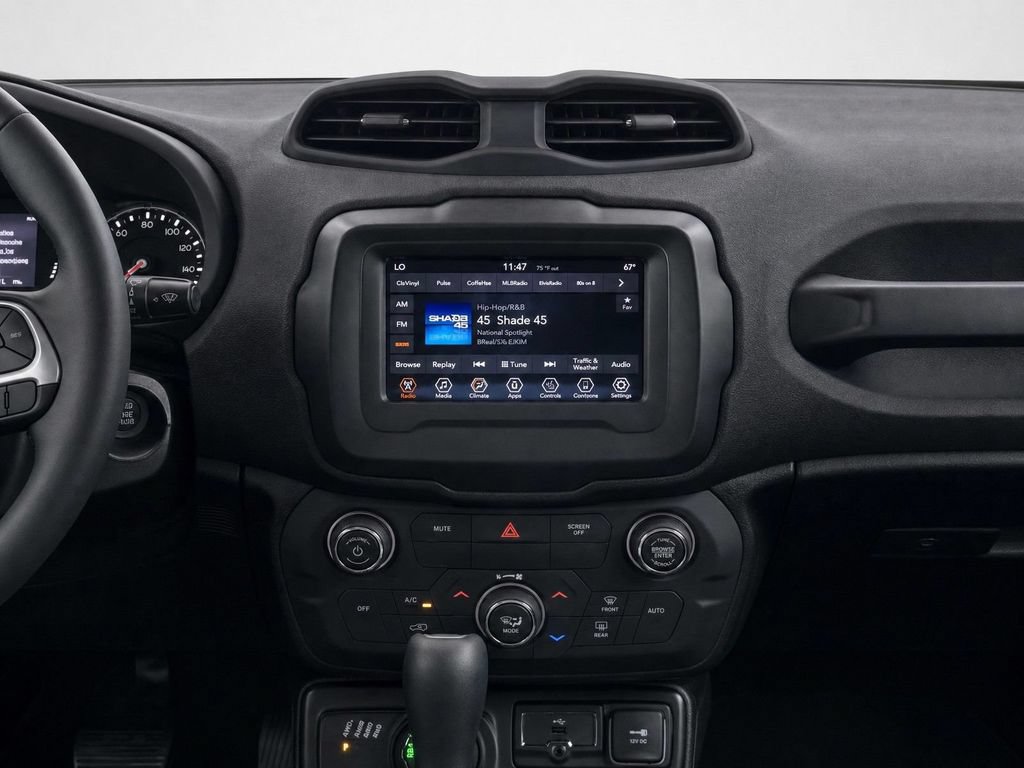 Used 2019 Jeep Renegade Latitude AWD/4WD image 22