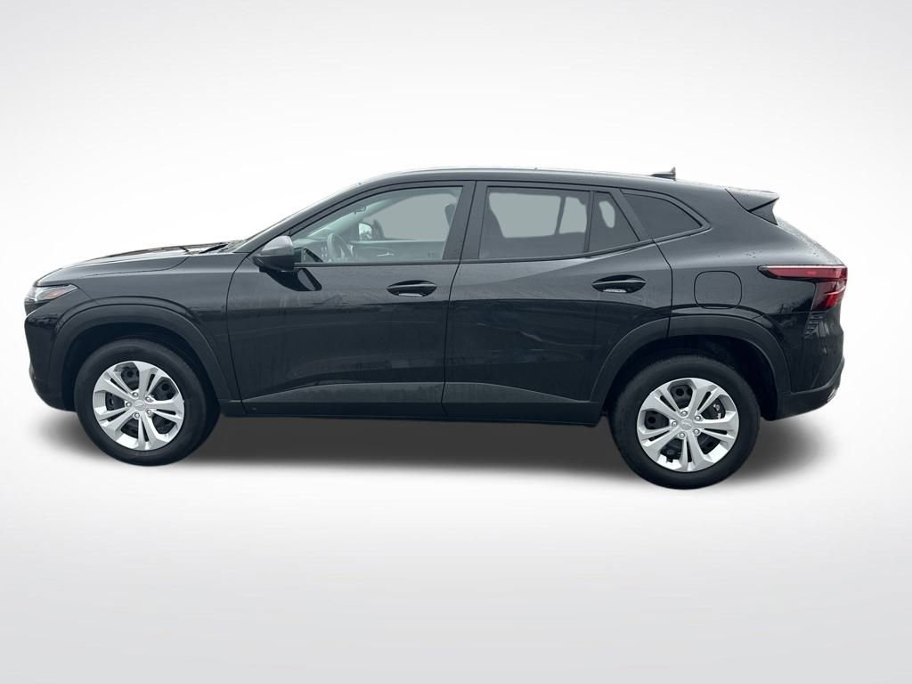 Certified 2024 Chevrolet Trax LS w/ Driver Confidence Package image 2