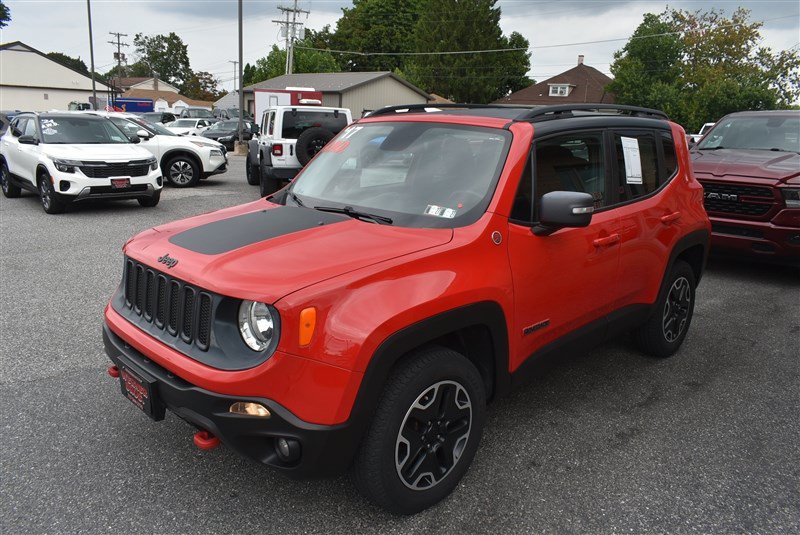 Used 2017 Jeep Renegade Trailhawk AWD/4WD image 8