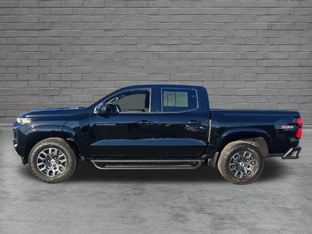 Used 2026 Chevrolet Colorado Z71 w/ Technology Package AWD/4WD image 2
