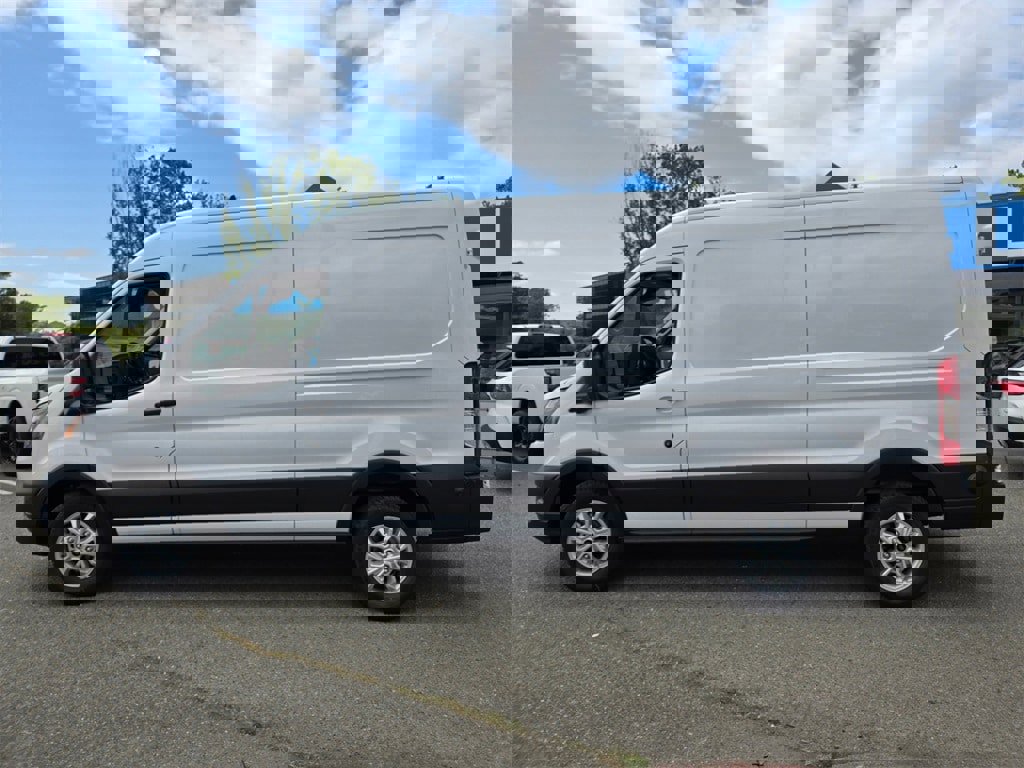 New 2025 Ford Transit 250 148 Medium Roof image 9