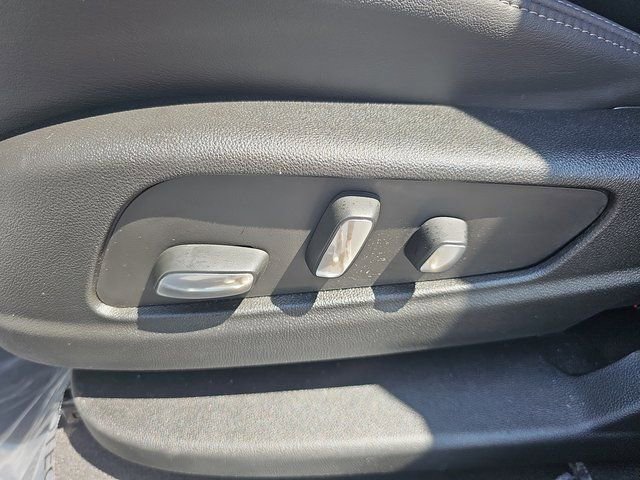 Used 2025 Cadillac XT6 Premium Luxury w/ LPO, Floor Liner Package image 31