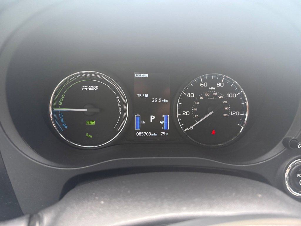 Used 2020 Mitsubishi Outlander SEL AWD/4WD image 23