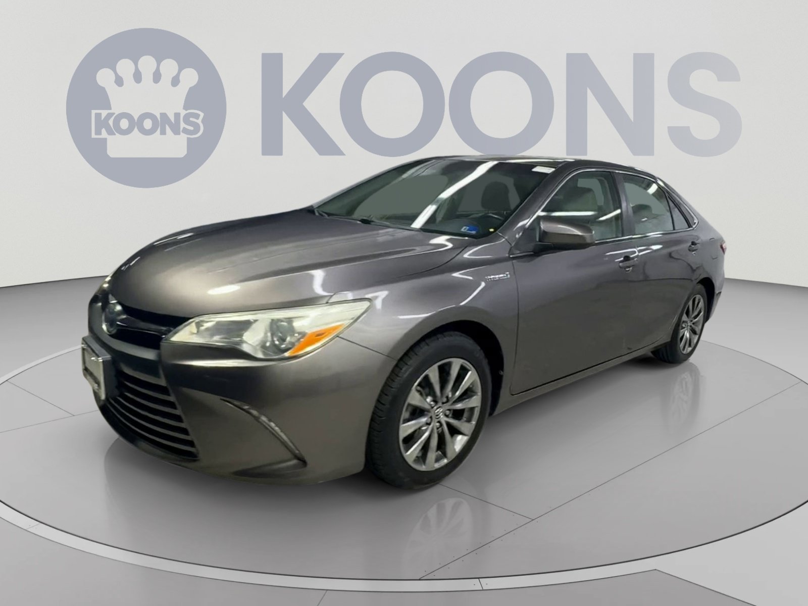 Used 2015 Toyota Camry XLE w/ Moonroof Package FWD image 5
