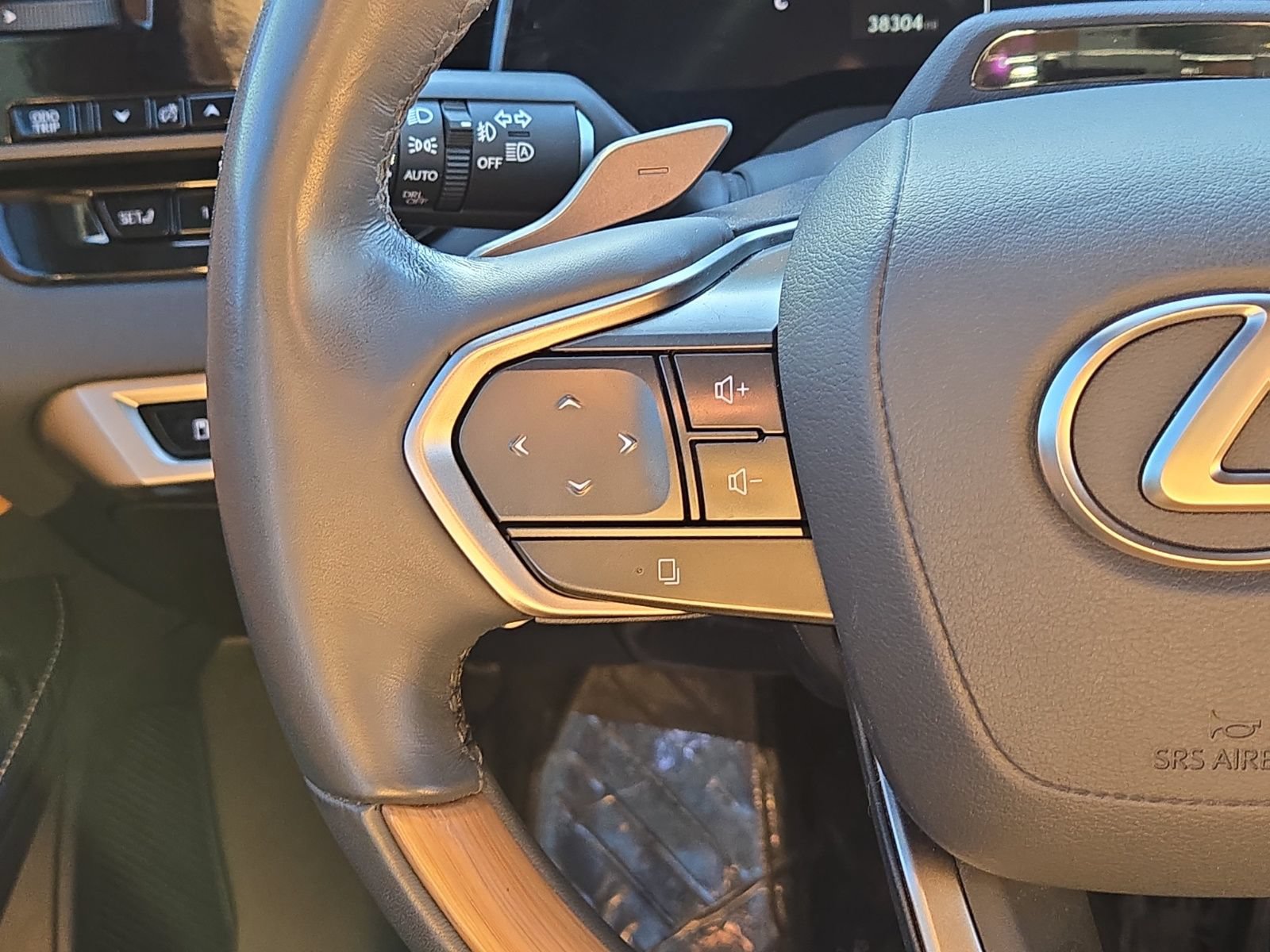 Used 2023 Lexus RX 350 w/ Cold Area Package AWD/4WD image 18