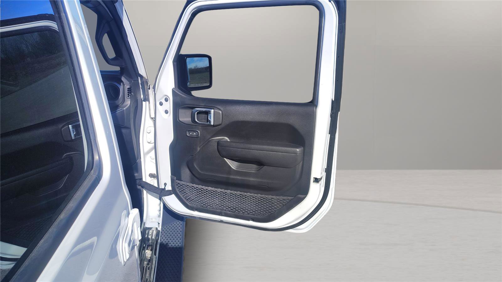 Used 2023 Jeep Wrangler Freedom Edition w/ LED Headlamp & Fog Lamp Group image 17