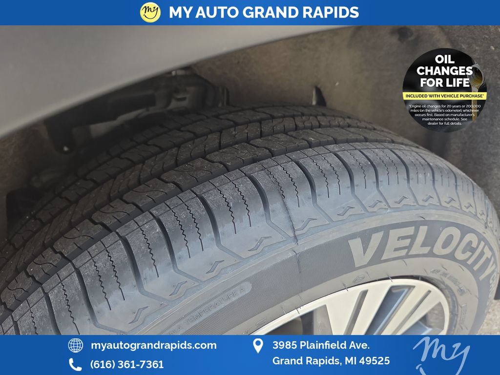 Used 2023 Nissan Rogue SV AWD/4WD image 33