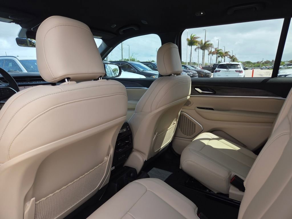 New 2026 Jeep Grand Cherokee L Limited RWD image 10