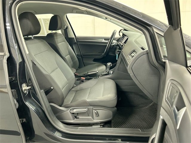 Used 2018 Volkswagen Golf S image 15