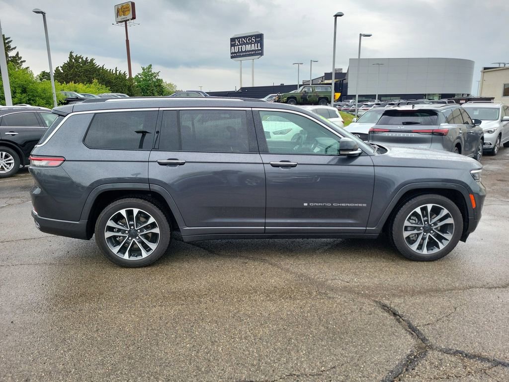 Used 2022 Jeep Grand Cherokee L Overland w/ Advanced Protech Group III AWD/4WD image 6