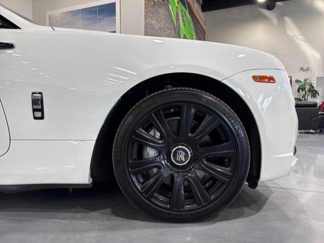 Used 2017 Rolls-Royce Dawn image 18