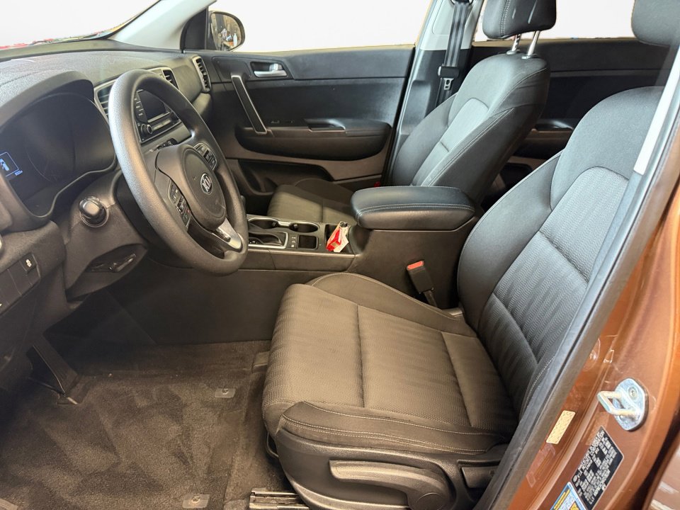 Used 2017 Kia Sportage LX AWD/4WD image 11