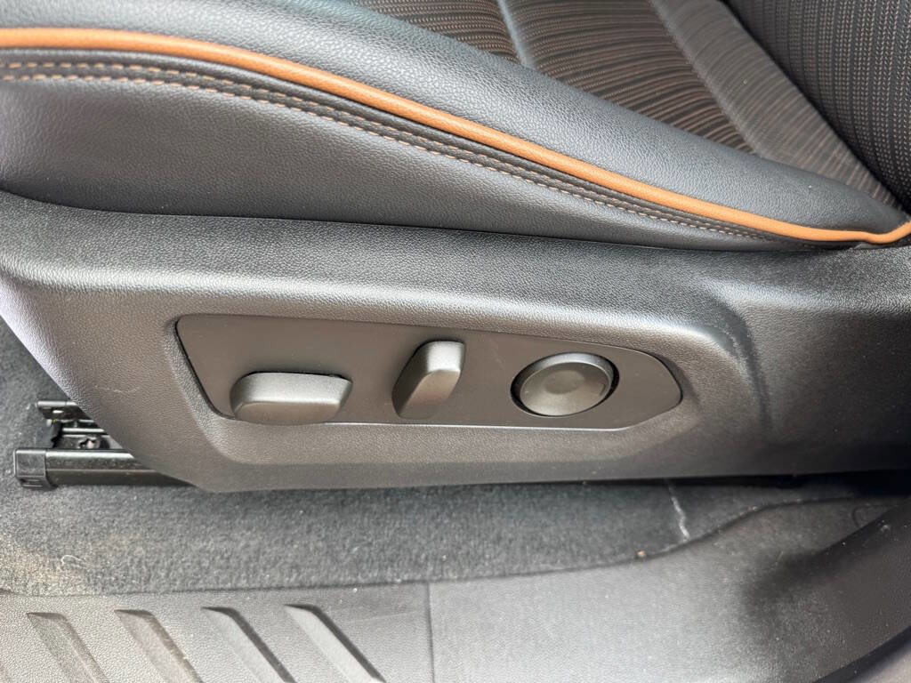 Used 2023 GMC Canyon AT4 w/ AT4 Premium Package image 14