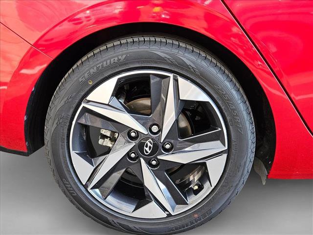 Used 2023 Hyundai Elantra Limited FWD image 21