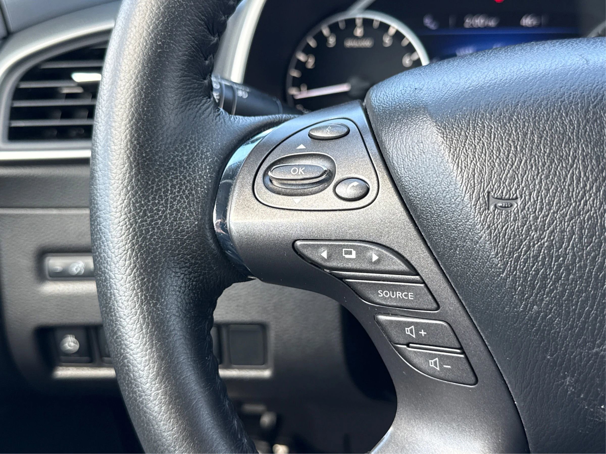 Used 2023 Nissan Murano SL w/ SL Moonroof Package image 37