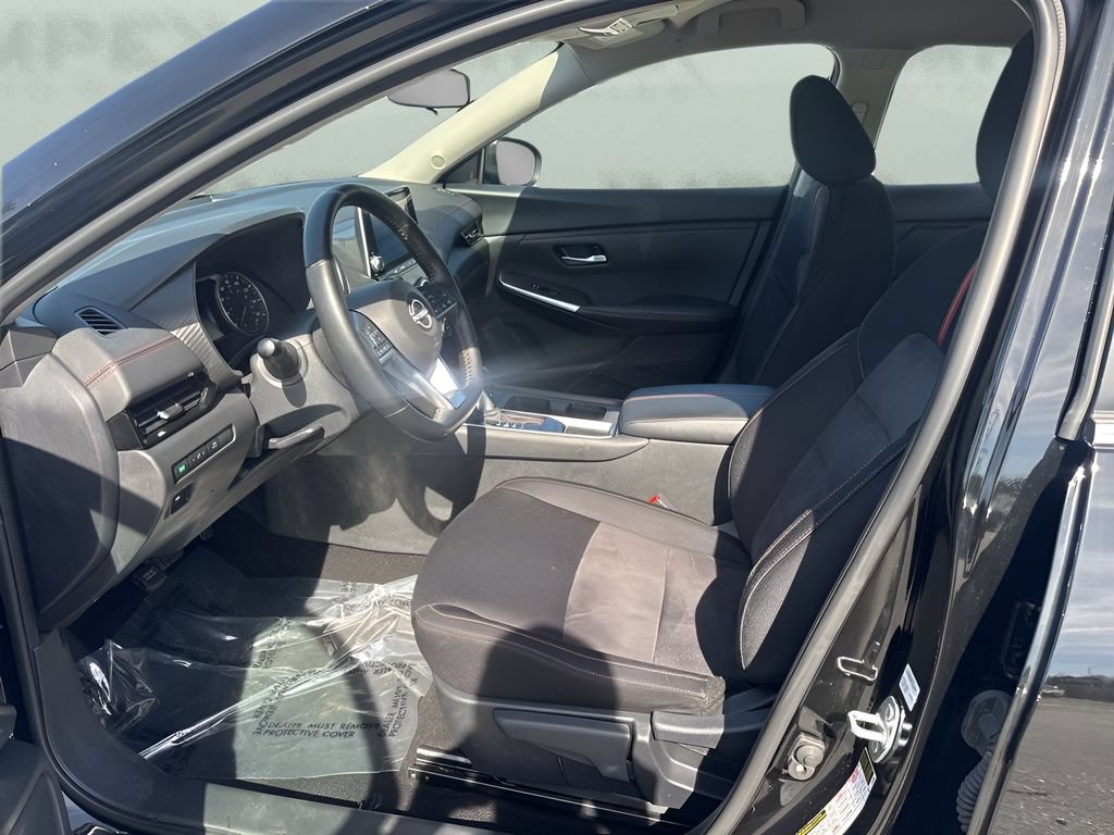 Used 2025 Nissan Sentra SR FWD image 9