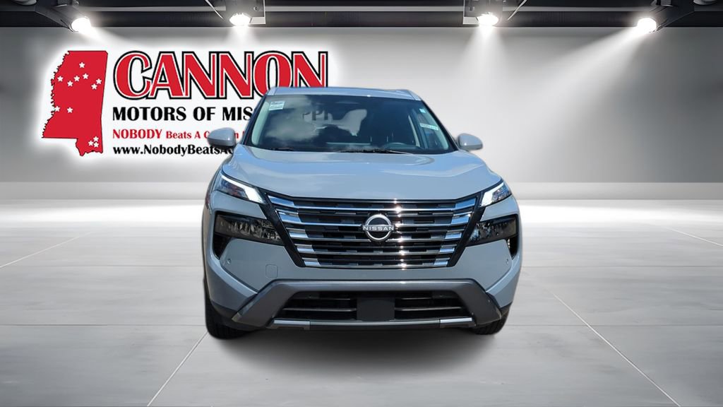 Used 2025 Nissan Rogue SL w/ Tech Package FWD image 2