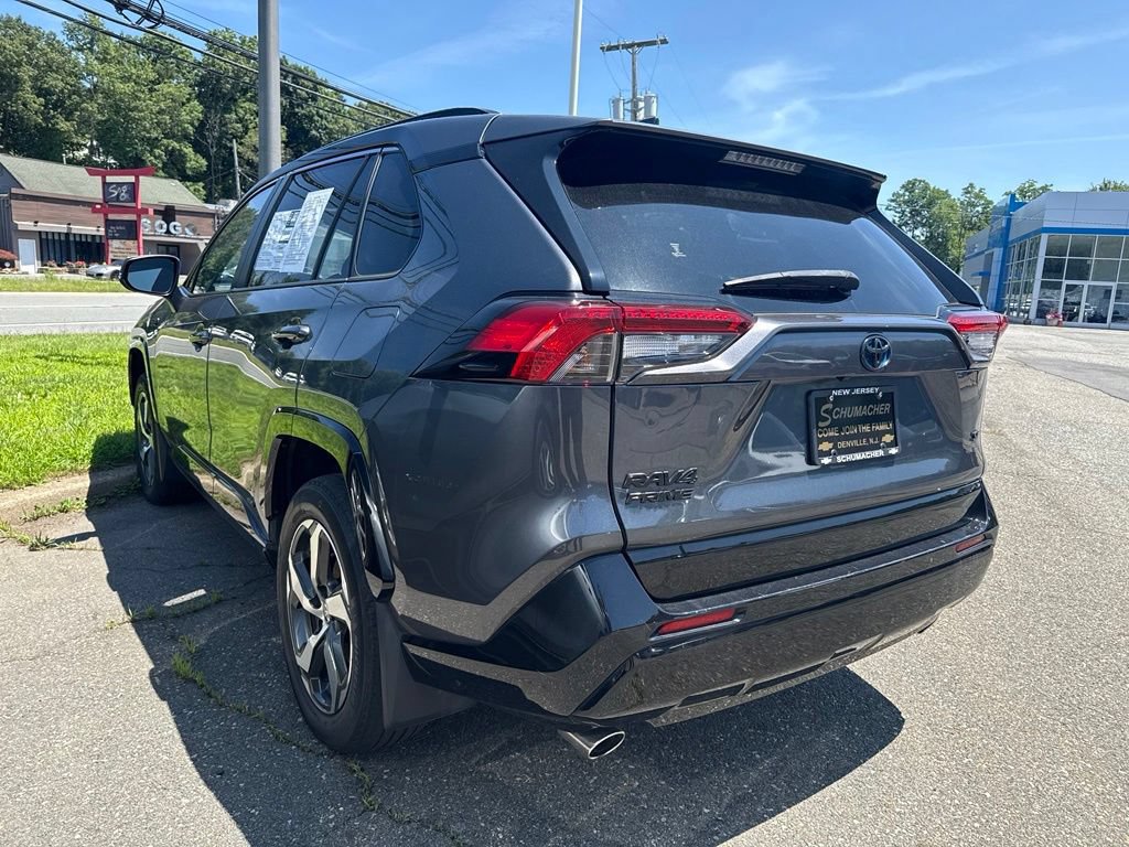 Used 2021 Toyota RAV4 SE w/ Weather & Moonroof Package AWD/4WD image 16