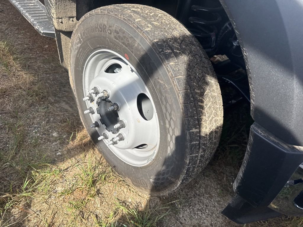 New 2026 Ford F450 XL w/ XL Chrome Package image 3