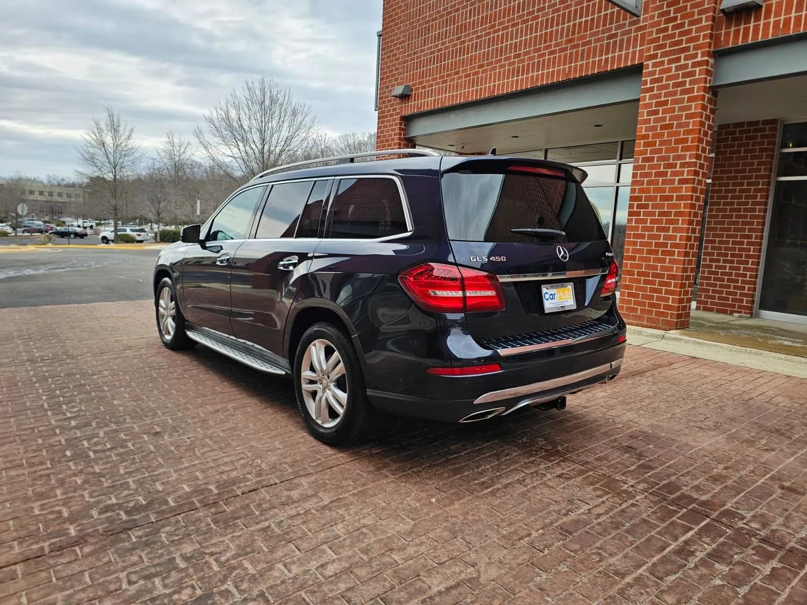 Used 2017 Mercedes-Benz GLS 450 4MATIC image 4