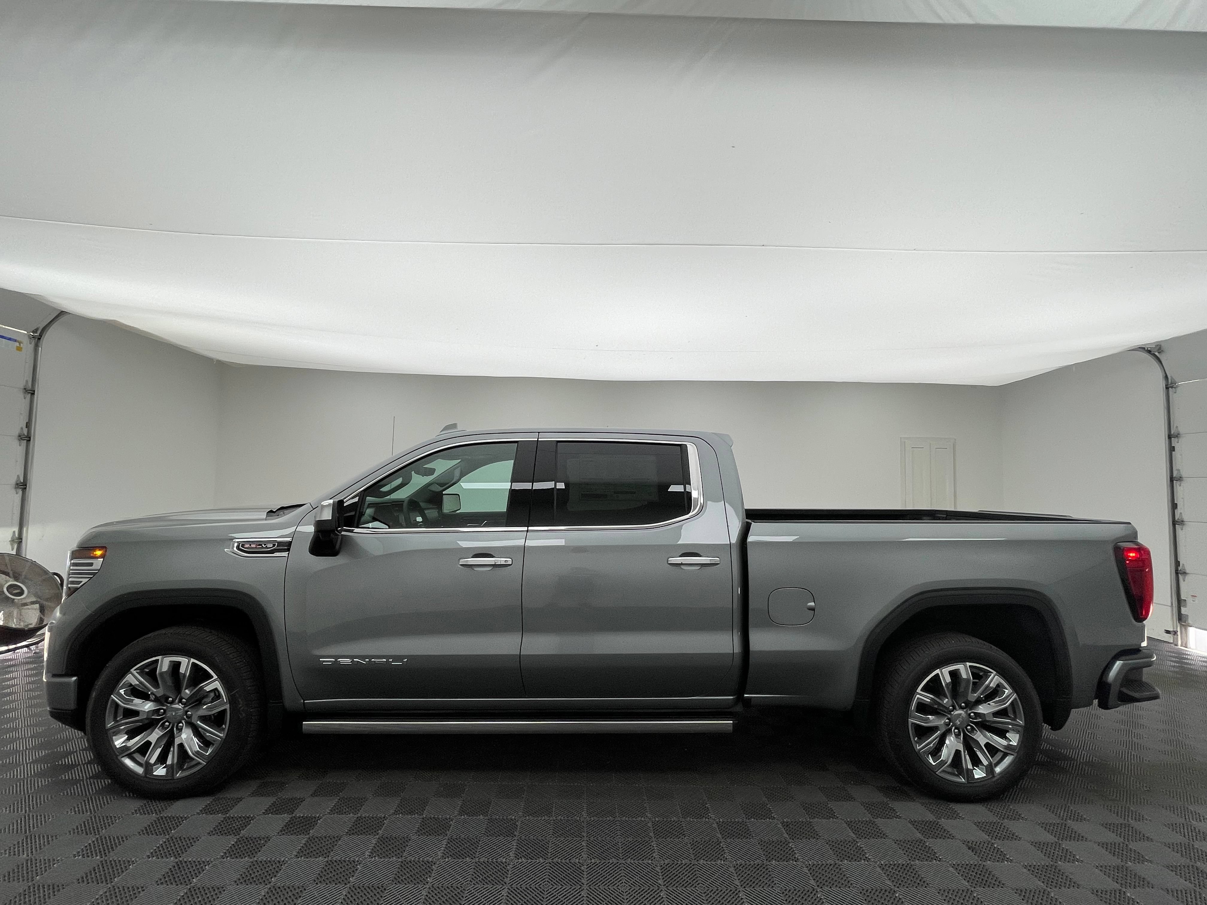 New 2026 GMC Sierra 1500 Denali w/ Denali Reserve Package AWD/4WD image 14