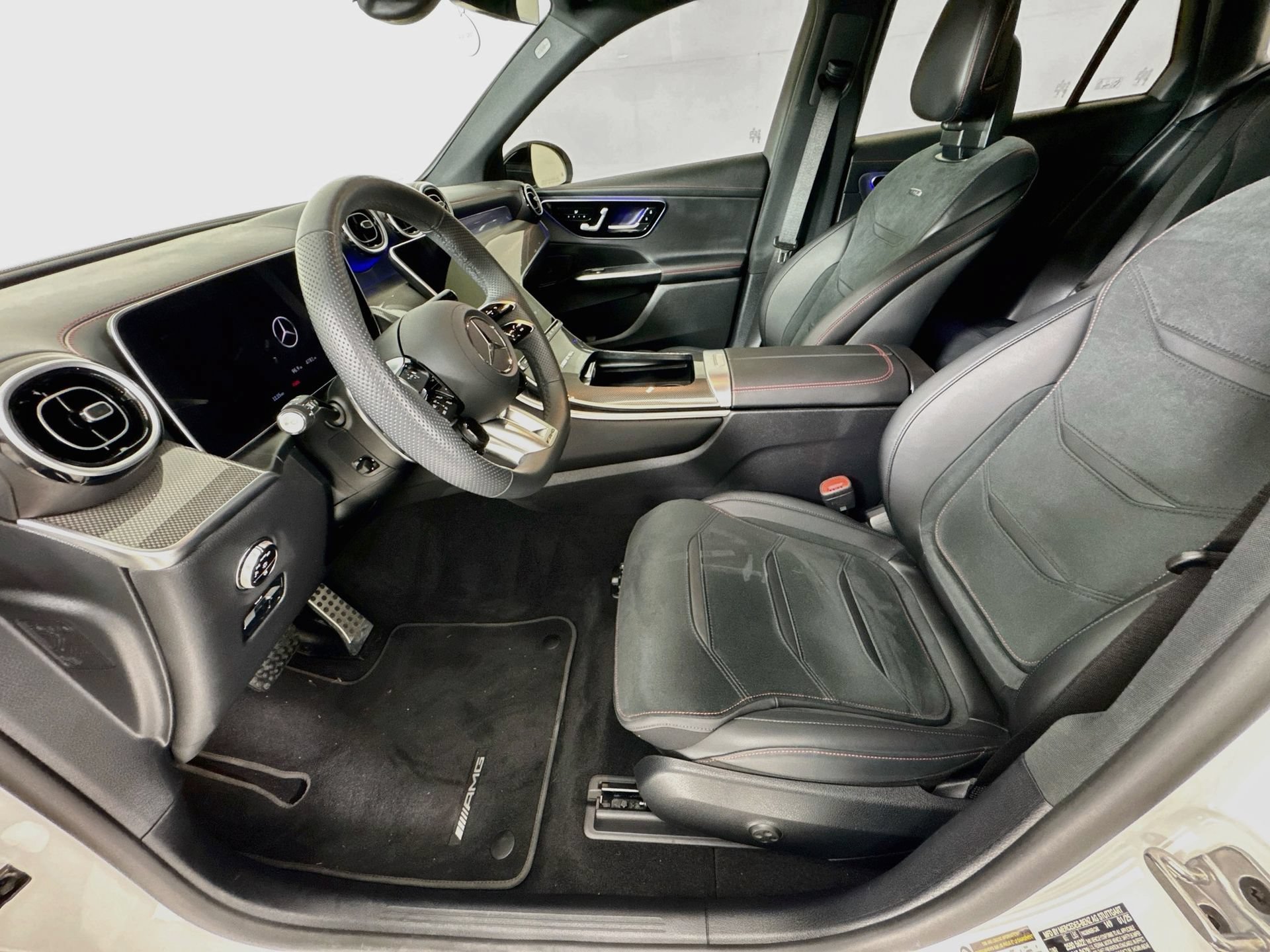Certified 2025 Mercedes-Benz GLC 43 AMG 4MATIC image 21