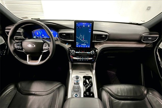 Used 2024 Ford Explorer Platinum w/ Technology Package image 14
