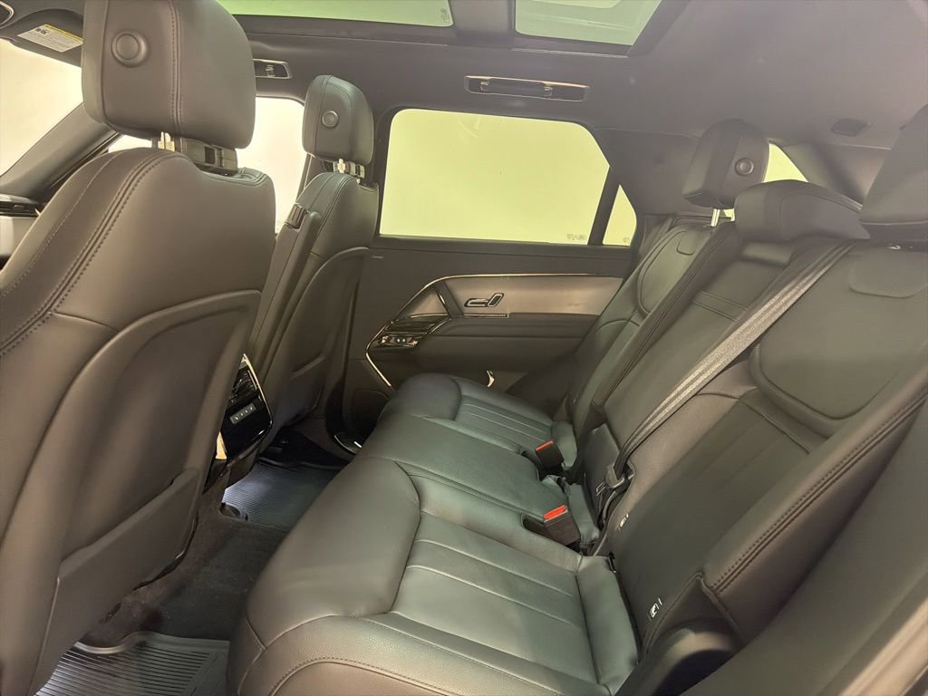 Used 2025 Land Rover Range Rover Sport AWD/4WD image 21
