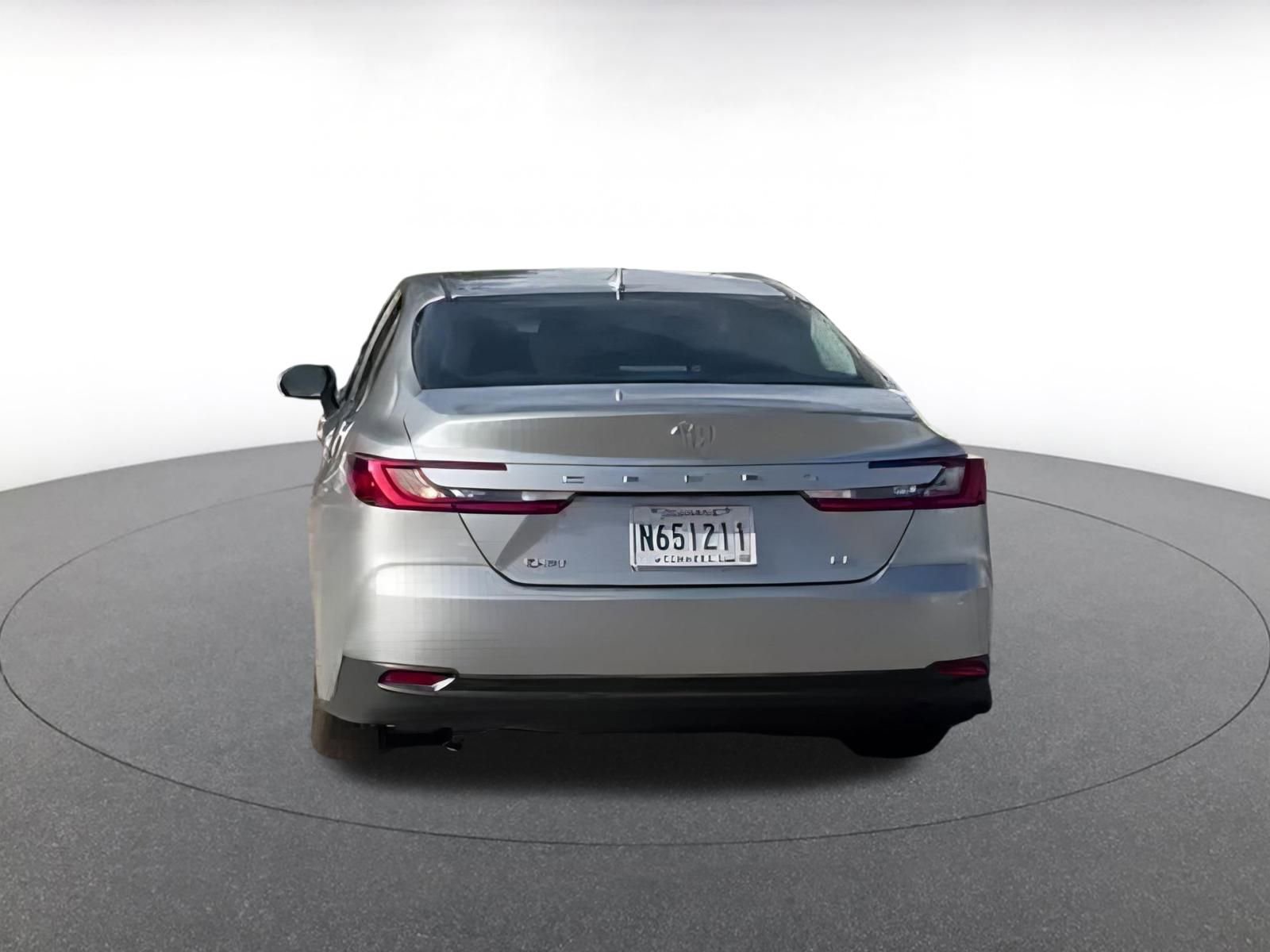 Used 2025 Toyota Camry LE image 4