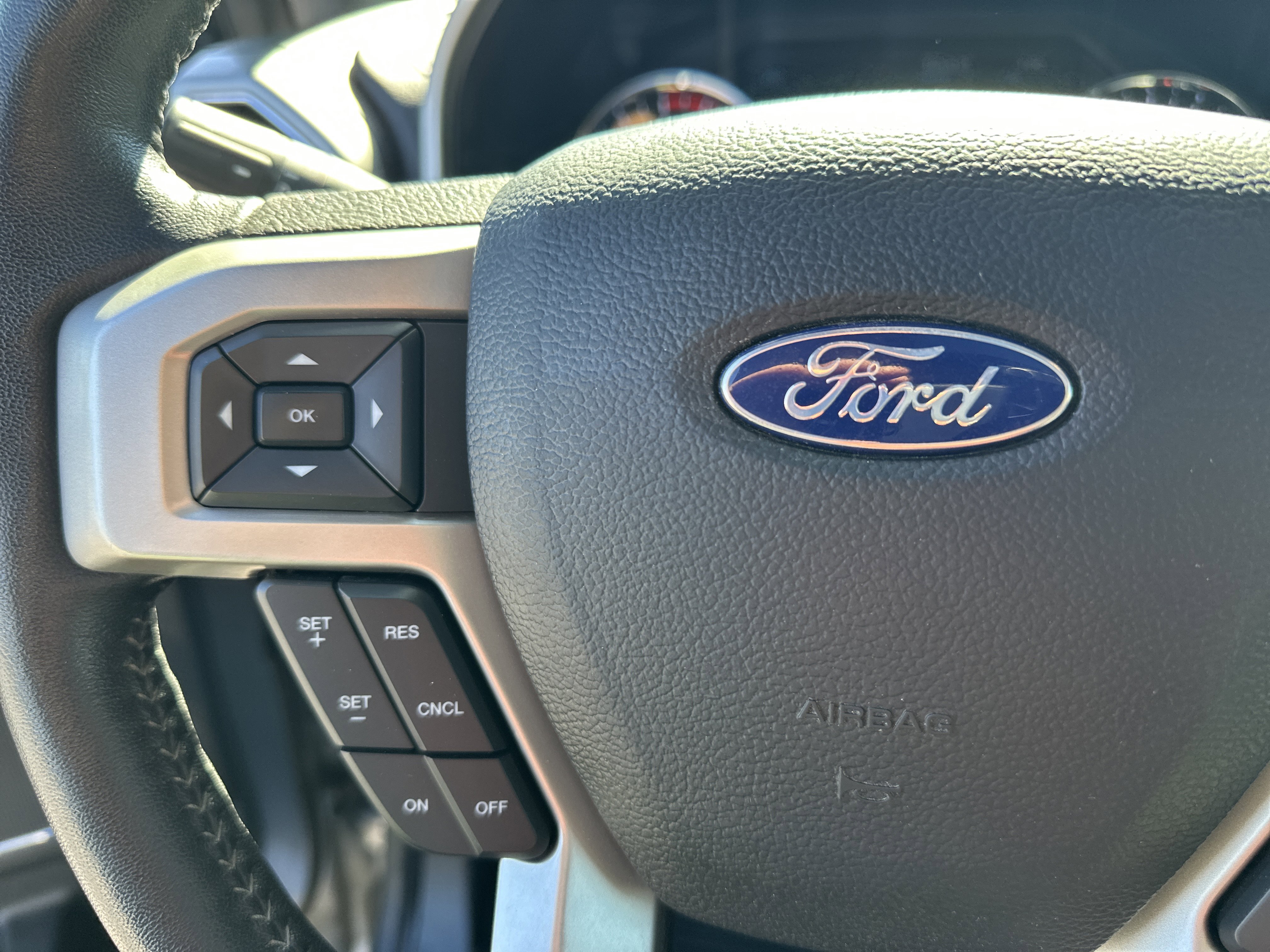 Used 2020 Ford F350 Lariat w/ Lariat Ultimate Package image 25