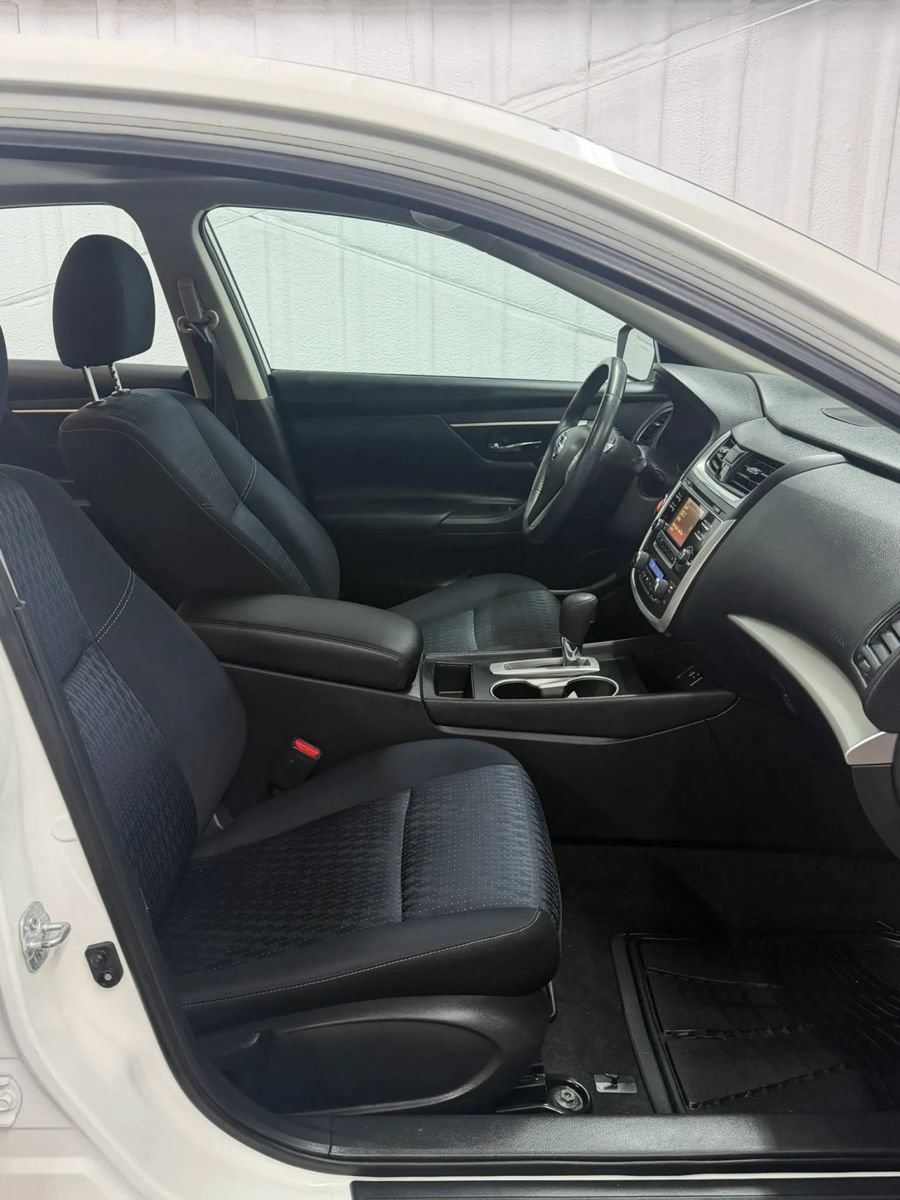 Used 2016 Nissan Altima 2.5 SV w/ Convenience Package FWD image 14