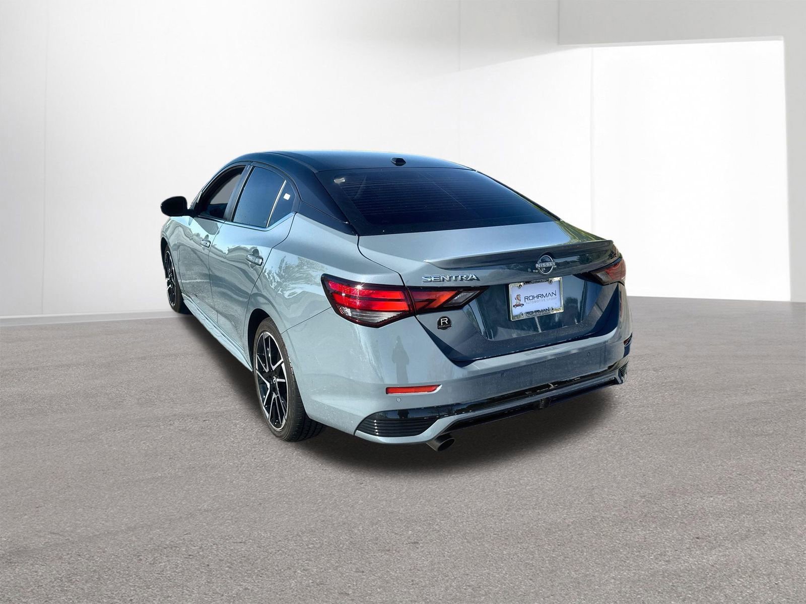 Certified 2025 Nissan Sentra SR FWD image 6