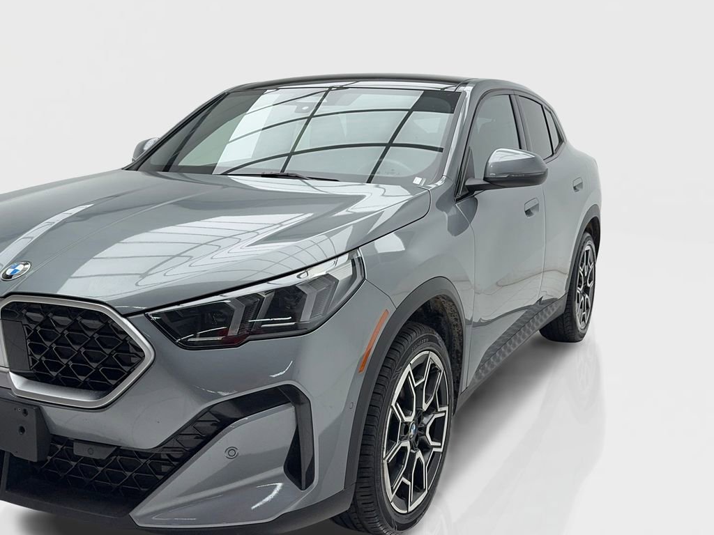 Used 2025 BMW X2 xDrive28i image 3