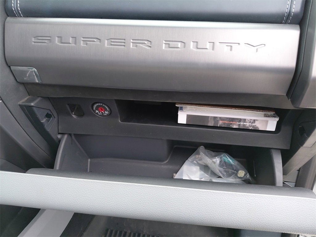 Used 2022 Ford F350 Limited image 16