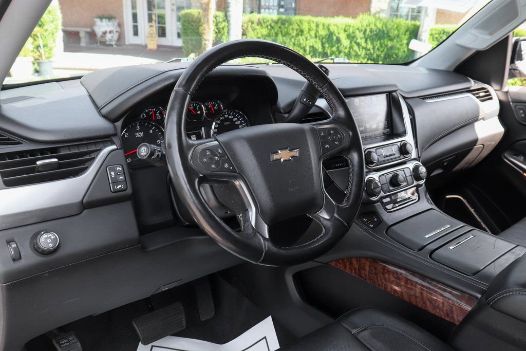 Used 2020 Chevrolet Suburban Premier RWD image 22