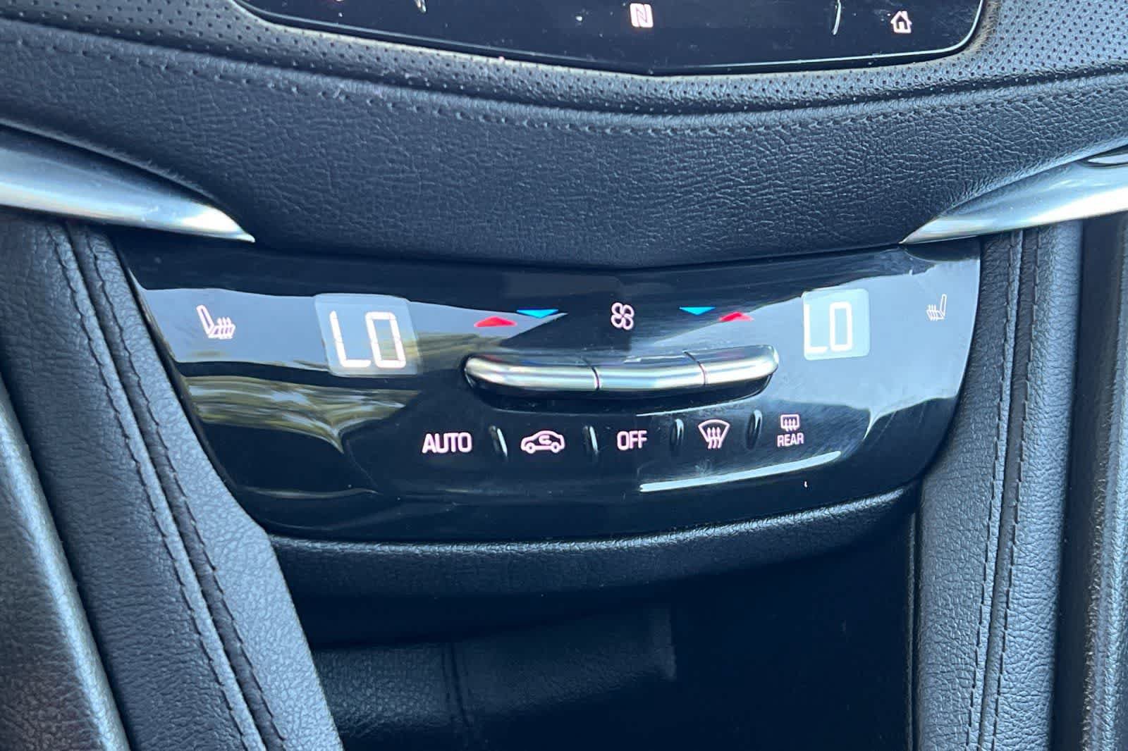 Used 2020 Cadillac XT5 Premium Luxury AWD/4WD image 26
