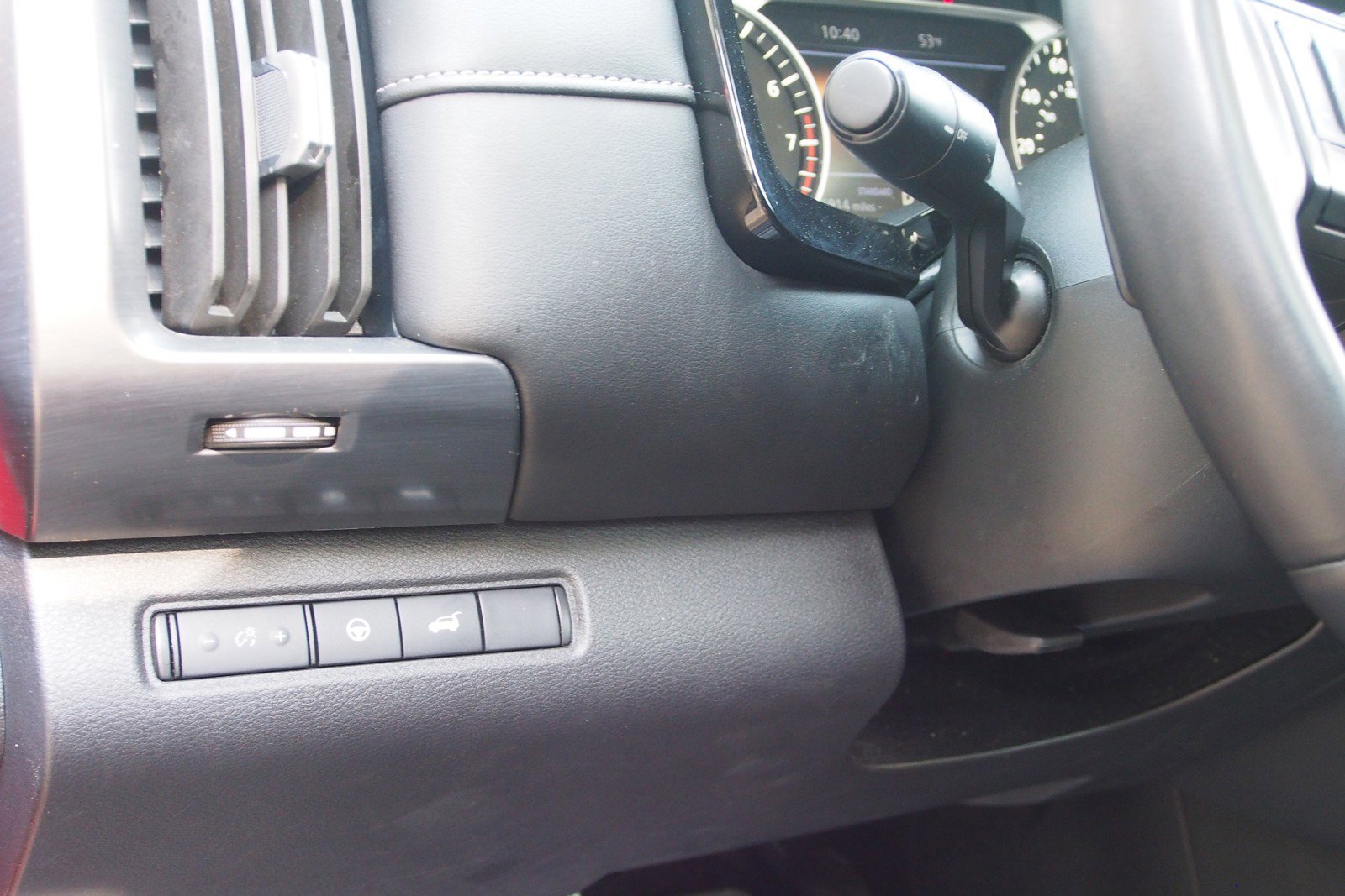 Used 2024 Nissan Pathfinder SL w/ SL Premium Package image 22