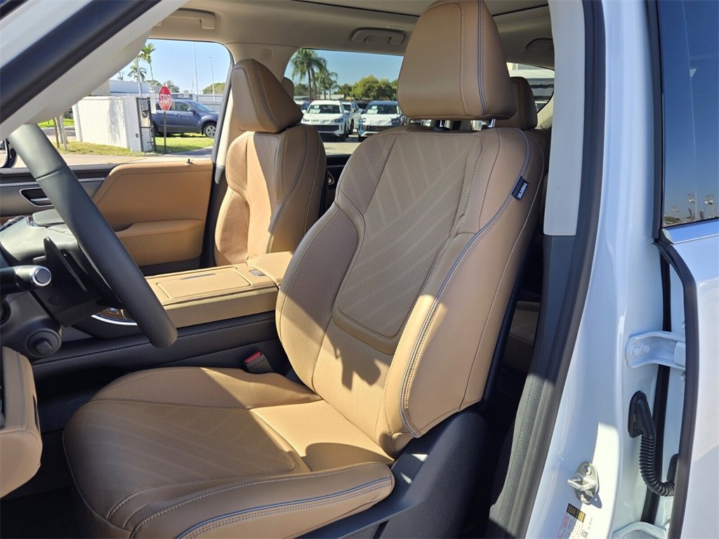 New 2026 INFINITI QX80 Luxe w/ Cargo Package image 12